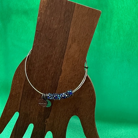 AlexandAni mermaid tail fine rocks midnight silver bracelet - Picture 2 of 8